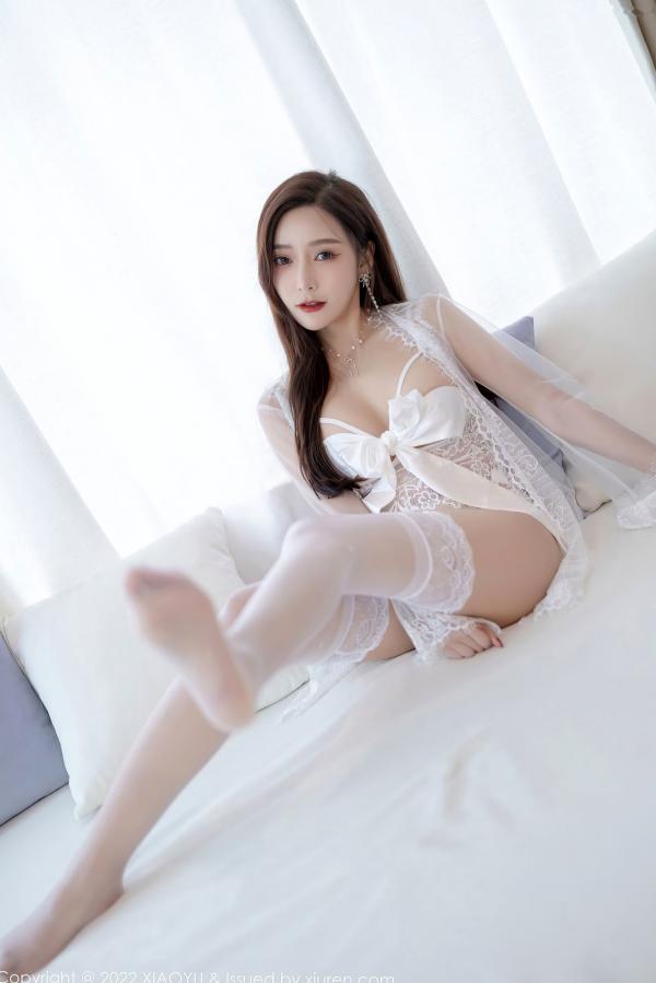 王馨瑶   XiaoYu语画界-718-王馨瑶Yanni：白色镂空蕾丝内衣私房照，演绎纯欲风极致诱惑，优雅曼妙身姿尽显无限风情第42张图片