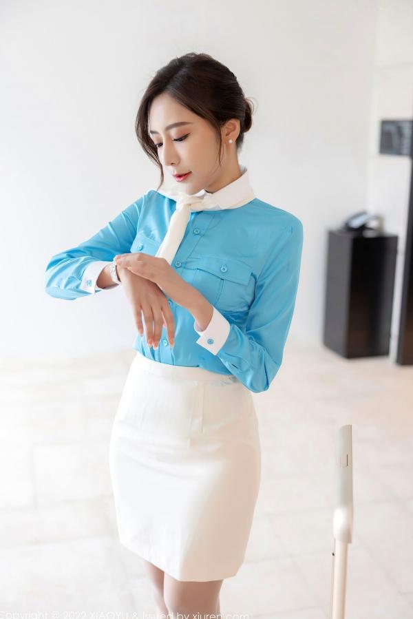 王馨瑶   语画界王馨瑶Yanni-惠州旅拍职场制服私房写真-蓝色丝绸衬衫诱惑包臀裙-大尺度性感赏析第4张图片