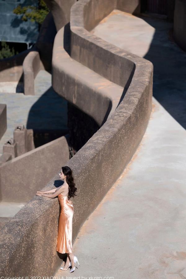 王馨瑶   XiaoYu语画界-691-王馨瑶Yanni-云南洱海泳池度假时尚写真，透视薄纱与丝滑吊带裙湿身诱惑，气质女神唯美摄影大片 - 无圣光大尺度第62张图片