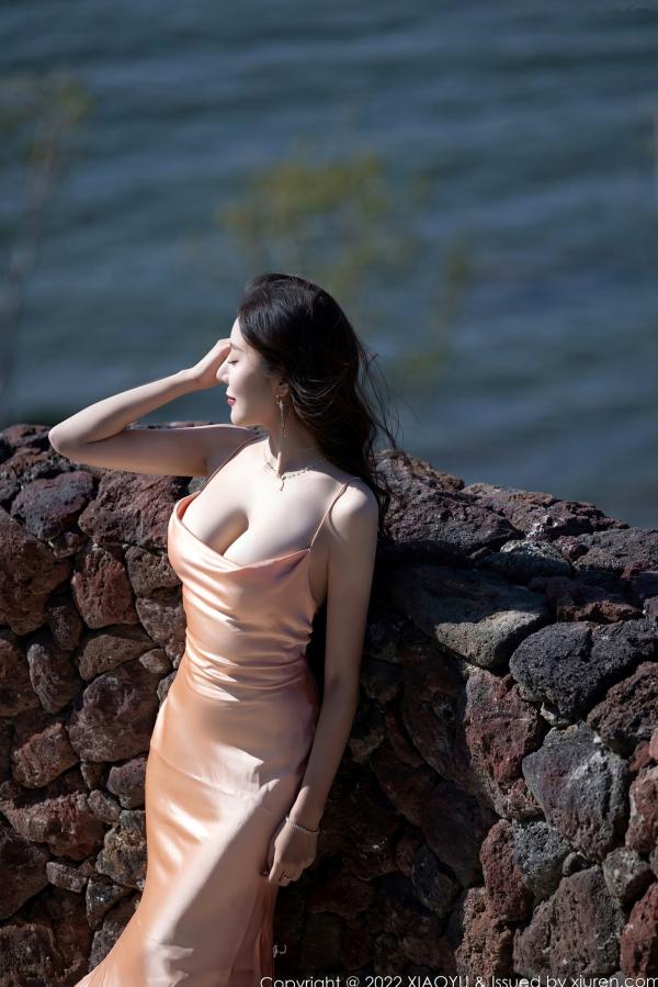 王馨瑶   XiaoYu语画界-691-王馨瑶Yanni-云南洱海泳池度假时尚写真，透视薄纱与丝滑吊带裙湿身诱惑，气质女神唯美摄影大片 - 无圣光大尺度第67张图片