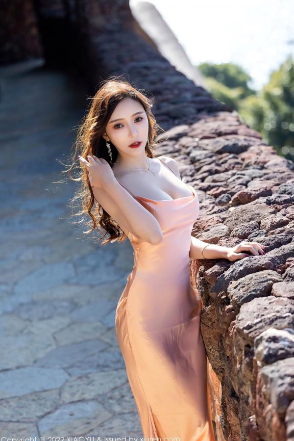 王馨瑶   XiaoYu语画界-691-王馨瑶Yanni-云南洱海泳池度假时尚写真，透视薄纱与丝滑吊带裙湿身诱惑，气质女神唯美摄影大片 - 无圣光大尺度第70张图片