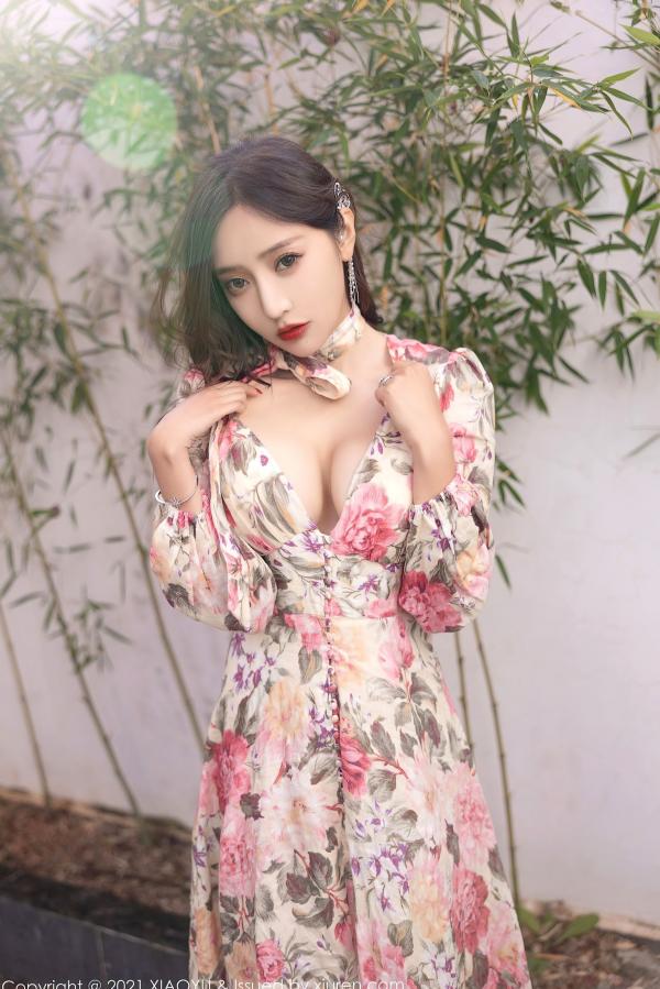 王馨瑶   语画界-682：王馨瑶Yanni云南唯美旅拍，身着花样长裙邂逅精致内衣，红叶林间的极致性感诱惑第37张图片