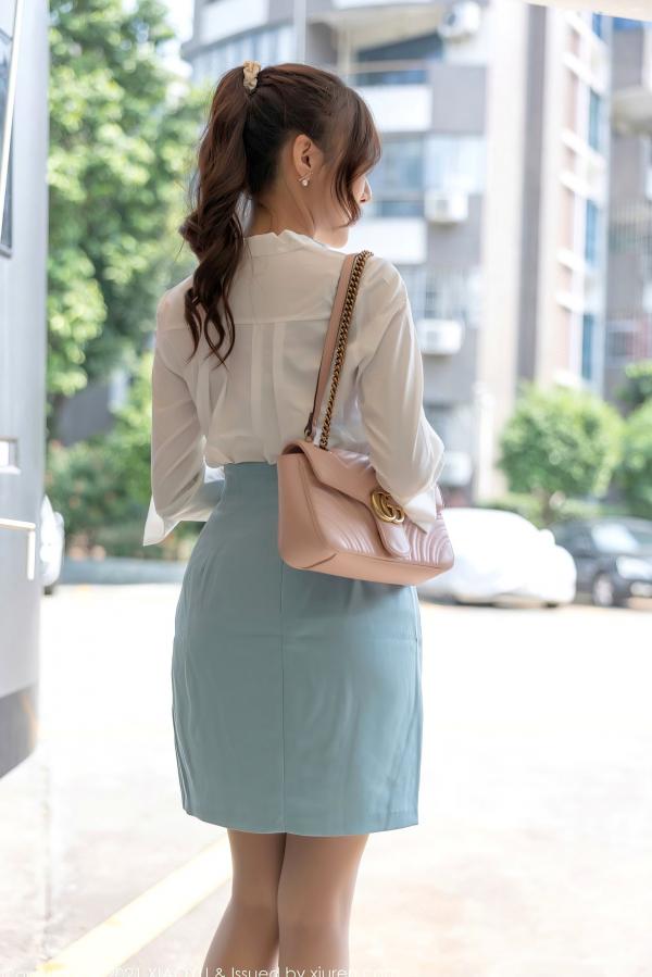 王馨瑶   XiaoYu语画界635期：王馨瑶Yanni职场OL白领制服写真，淡雅衬衫搭配超薄肉丝，尽显迷人美腿曲线，极致诱惑私房视觉盛宴第9张图片