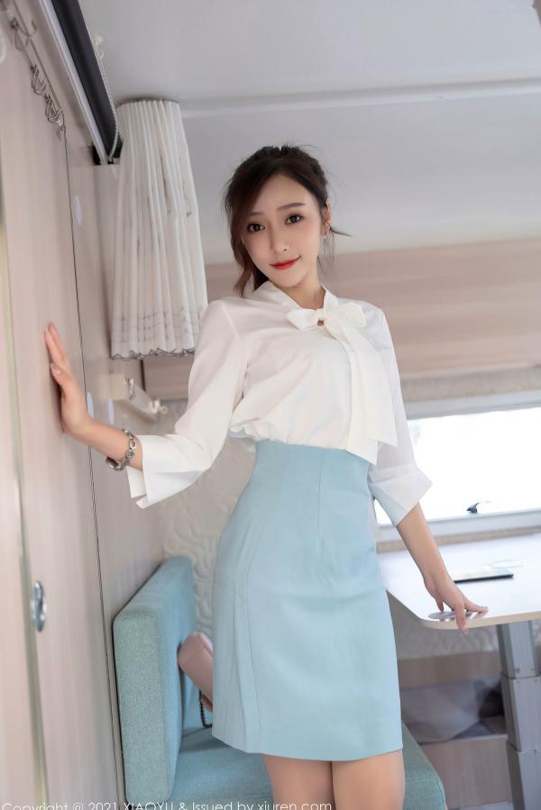王馨瑶   XiaoYu语画界635期：王馨瑶Yanni职场OL白领制服写真，淡雅衬衫搭配超薄肉丝，尽显迷人美腿曲线，极致诱惑私房视觉盛宴第16张图片