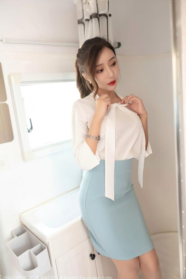王馨瑶   XiaoYu语画界635期：王馨瑶Yanni职场OL白领制服写真，淡雅衬衫搭配超薄肉丝，尽显迷人美腿曲线，极致诱惑私房视觉盛宴第98张图片