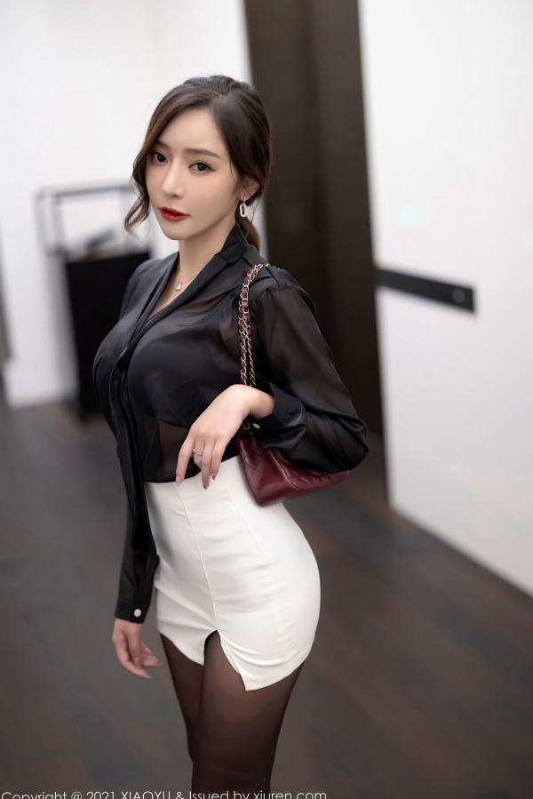 王馨瑶   XiaoYu语画界-632-王馨瑶Yanni-典雅都市OL主题黑色内衣黑丝，酒店私房照极致诱惑，尽显高冷气质与曼妙身材，无圣光大尺度写真第2张图片