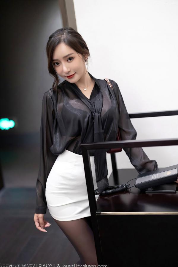 王馨瑶   XiaoYu语画界-632-王馨瑶Yanni-典雅都市OL主题黑色内衣黑丝，酒店私房照极致诱惑，尽显高冷气质与曼妙身材，无圣光大尺度写真第6张图片