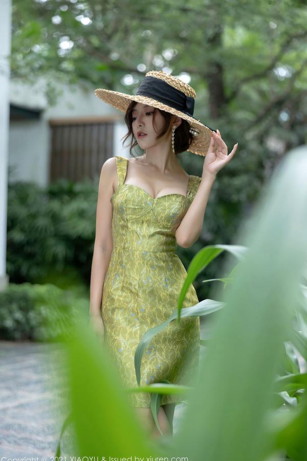 王馨瑶   XiaoYu语画界-624-王馨瑶Yanni-室内私房诱惑与户外森系优雅写真-典雅多姿服饰-2021.09.28第19张图片