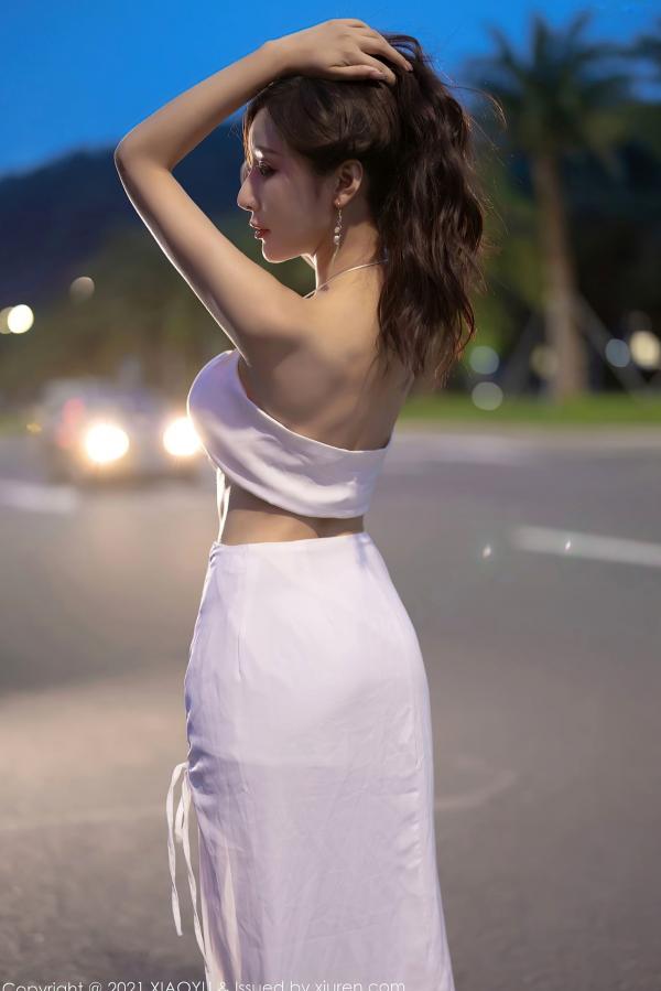 王馨瑶   XiaoYu语画界王馨瑶：黑色镂空内衣私房与纯白清凉户外写真，极致诱惑魅力展现第9张图片