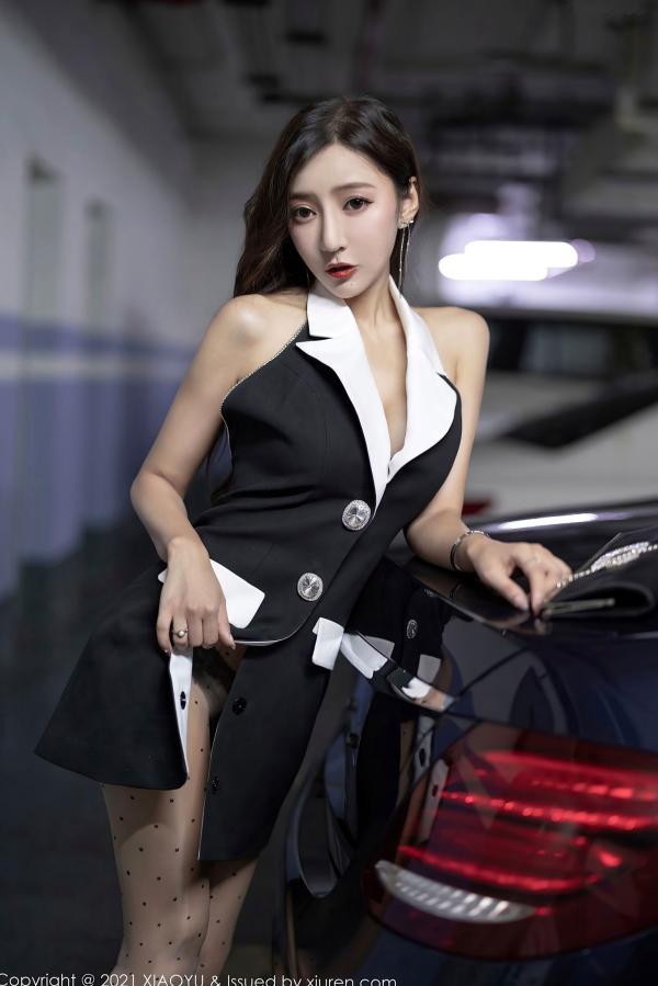 王馨瑶   XiaoYu语画界王馨瑶黑色薄纱蕾丝与职场制服诱惑，极致身材搭配波点丝袜上演酒店私房大尺度写真第11张图片