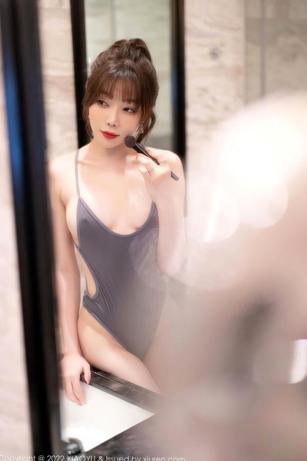 冯雨芝 芝芝  XiaoYu语画界-805-芝芝：灰色高叉连体衣与丝袜的碰撞，浴室卧室私房写真，尽显诱惑美腿大尺度魅力第1张图片