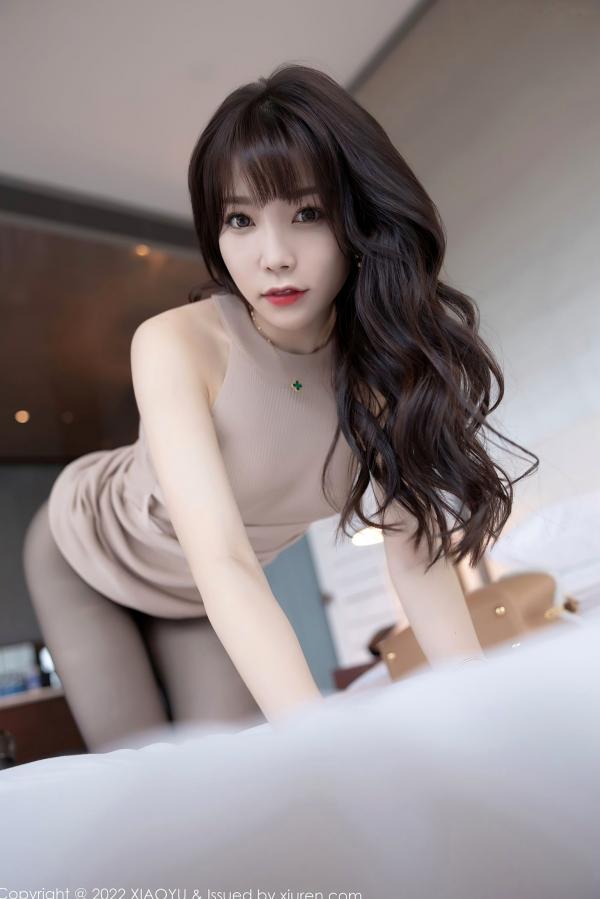 冯雨芝 芝芝  XiaoYu语画界-689-芝芝Booty-酒店私房-穿紧身包臀针织裙秀极致黑丝长腿性感诱惑-2022.01.04-无圣光大尺度第38张图片