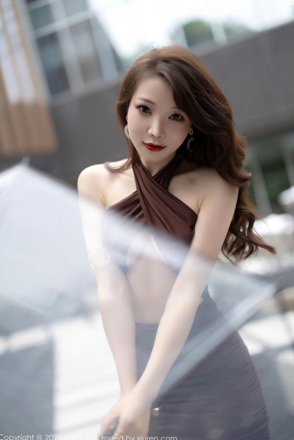 冯雨芝 芝芝  XiaoYu语画界 芝芝 极致诱惑修身礼裙搭配吊带丝袜，曼妙私房大尺度写真第14张图片