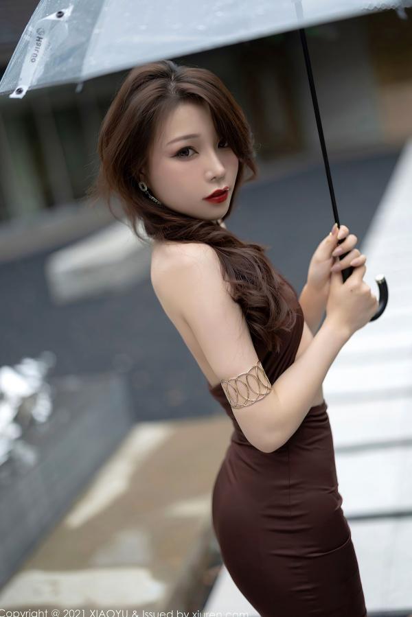 冯雨芝 芝芝  XiaoYu语画界 芝芝 极致诱惑修身礼裙搭配吊带丝袜，曼妙私房大尺度写真第21张图片