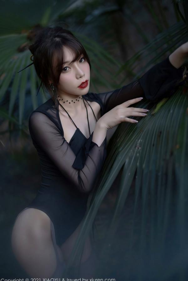 冯雨芝 芝芝  XiaoYu语画界-581-芝芝：黑色透视连体黑丝诱惑，室内私房写真展现极致身材曲线第61张图片