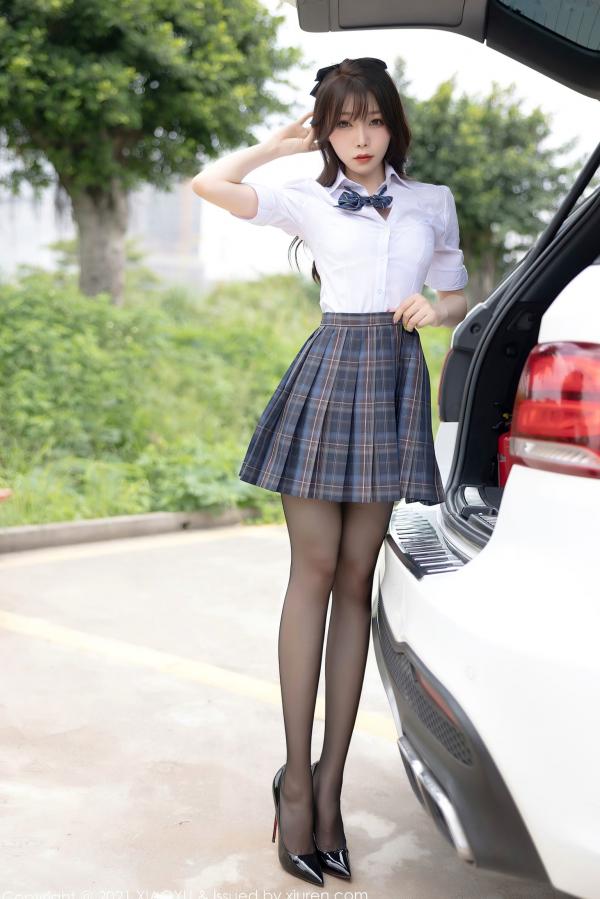 冯雨芝 芝芝  XiaoYu语画界-553-芝芝：JK校服诱惑与极品黑丝车拍，极致性感私房大尺度写真第27张图片