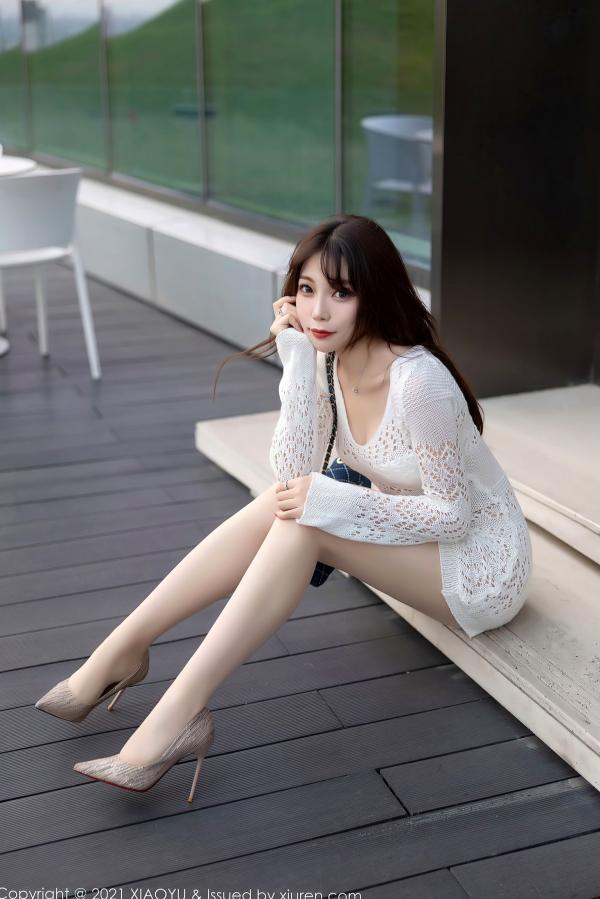 冯雨芝 芝芝  语画界模特芝芝私房写真：超薄肉丝裤袜与精致蕾丝内衣，极致美腿与撩人翘臀的诱惑盛宴第6张图片