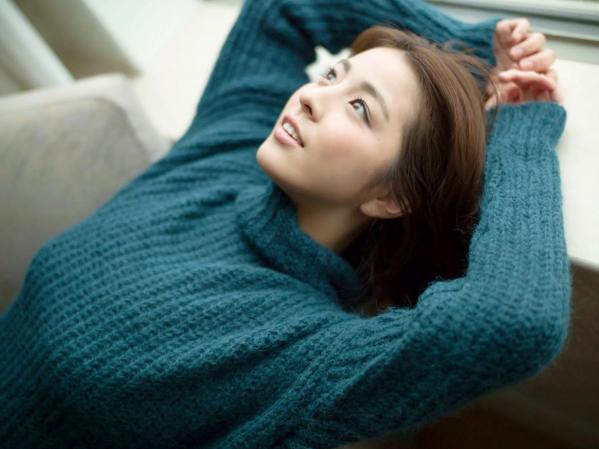 柳ゆり菜 柳百合菜  柳ゆり菜 - 揺れる想い，比基尼写真与居家针织衫私房照，展现绝美曲线与治愈系清纯魅力第29张图片