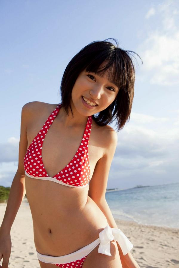 保田真愛 保田真爱  保田真爱清纯比基尼海边写真实拍，短发少女的清新夏季诱惑第21张图片