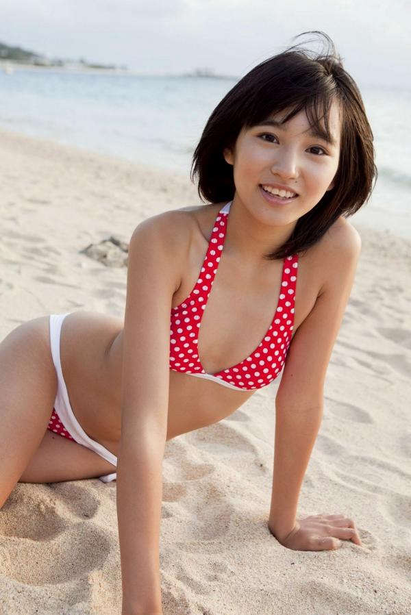 保田真愛 保田真爱  保田真爱清纯比基尼海边写真实拍，短发少女的清新夏季诱惑第29张图片