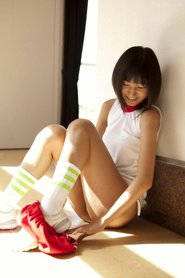 保田真愛 保田真爱  保田真爱清纯比基尼海边写真实拍，短发少女的清新夏季诱惑第40张图片