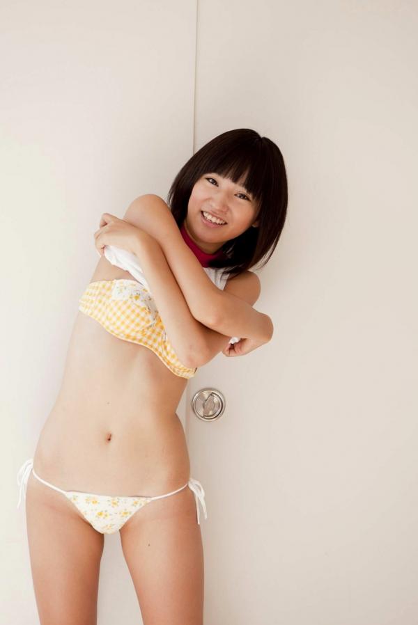 保田真愛 保田真爱  保田真爱清纯比基尼海边写真实拍，短发少女的清新夏季诱惑第44张图片