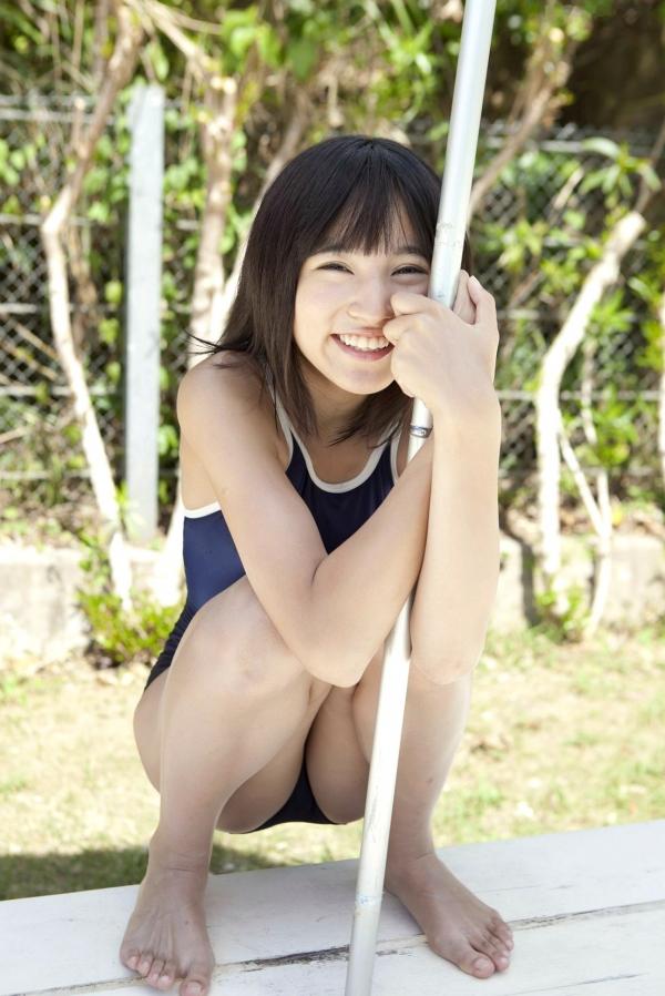 保田真愛 保田真爱  保田真爱清纯比基尼海边写真实拍，短发少女的清新夏季诱惑第62张图片
