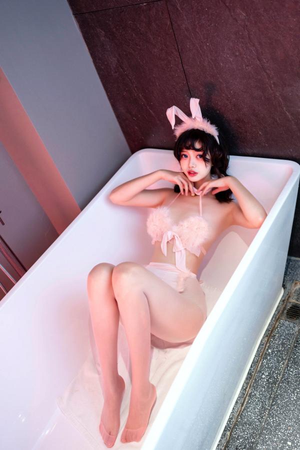 王巧珍 王迎莘  XR-Uncensored巧巧：浴室粉色小兔子角色扮演，性感私房写真，星颜社397期，诱惑视觉盛宴第20张图片