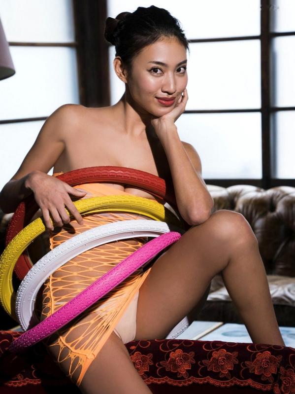 青山めぐ 青山美琦  Sabra_青山めぐ(青山美琦)『ボヘミアン・ラブボディ』居家厨房主题性感私房写真集第19张图片