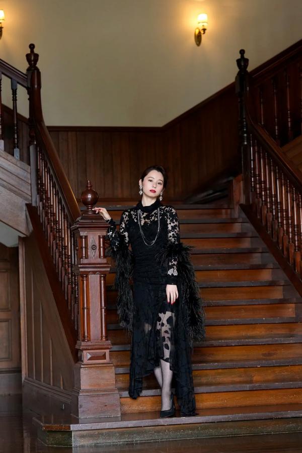 小池里奈  小池里奈 - 江戸川乱歩「黒蜥蜴」性感蕾丝内衣私房写真[127P]第2张图片