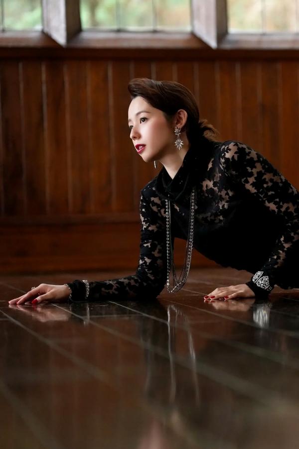 小池里奈  小池里奈 - 江戸川乱歩「黒蜥蜴」性感蕾丝内衣私房写真[127P]第11张图片