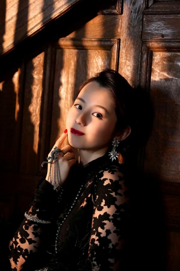 小池里奈  小池里奈 - 江戸川乱歩「黒蜥蜴」性感蕾丝内衣私房写真[127P]第18张图片