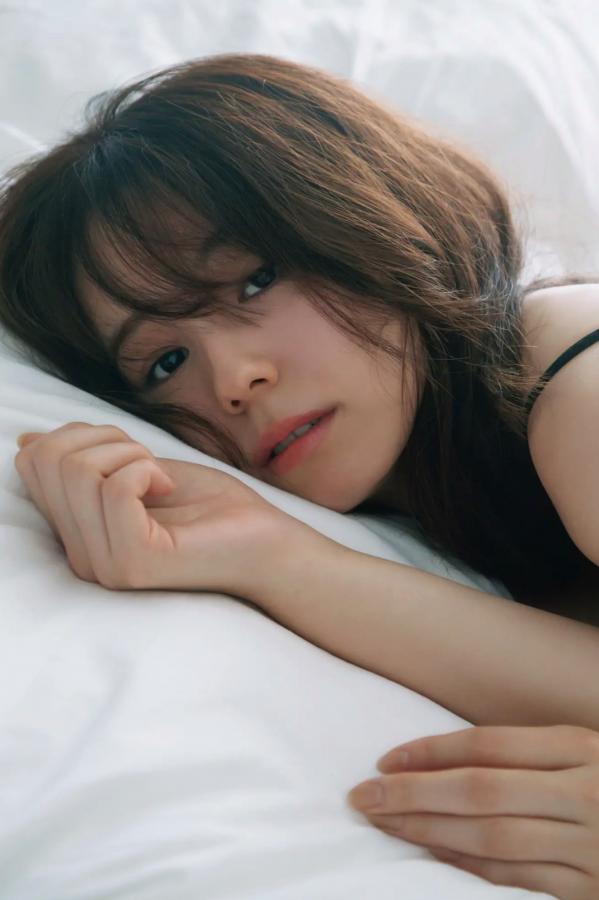 小池里奈  小池里奈《crave》海滩湿身与家居私房性感写真 [123P]第2张图片