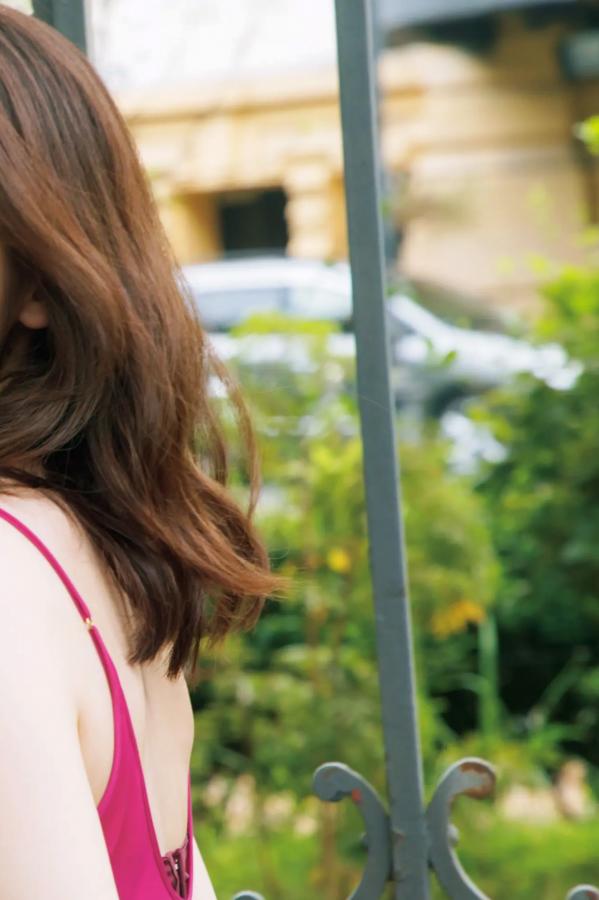 小池里奈  小池里奈《crave》海滩湿身与家居私房性感写真 [123P]第17张图片
