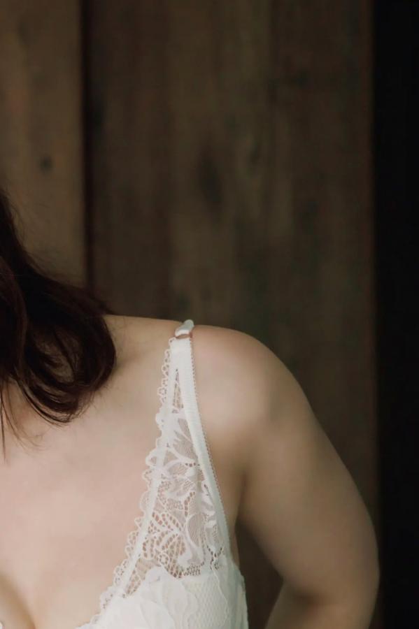 小池里奈  小池里奈《crave》海滩湿身与家居私房性感写真 [123P]第81张图片