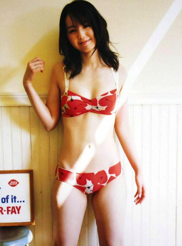 小池里奈   PB写真集_小池里奈 《17歲》 青春时光 清新海边与治愈私房写真系列 [58P]第13张图片