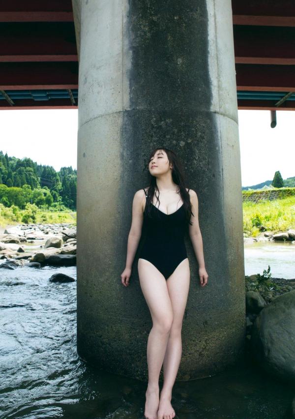 譜久村聖 谱久村圣  早安少女组谱久村圣《二十岁》写真集：海边车站漫步与私房居家慵懒时光，尽显清纯气质与性感诱惑第8张图片