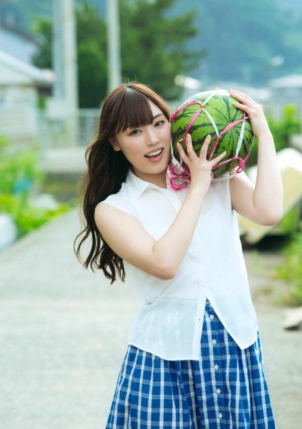 譜久村聖 谱久村圣  早安少女组谱久村圣《二十岁》写真集：海边车站漫步与私房居家慵懒时光，尽显清纯气质与性感诱惑第14张图片