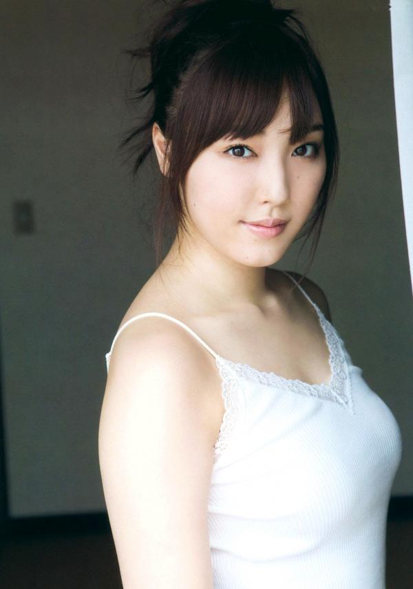 譜久村聖 谱久村圣  早安少女组谱久村圣《二十岁》写真集：海边车站漫步与私房居家慵懒时光，尽显清纯气质与性感诱惑第35张图片