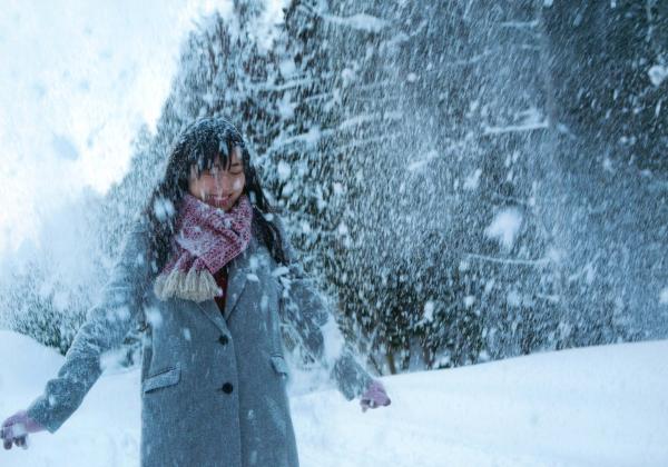 譜久村聖 谱久村圣  早安少女组谱久村圣《二十岁》写真集：海边车站漫步与私房居家慵懒时光，尽显清纯气质与性感诱惑第79张图片