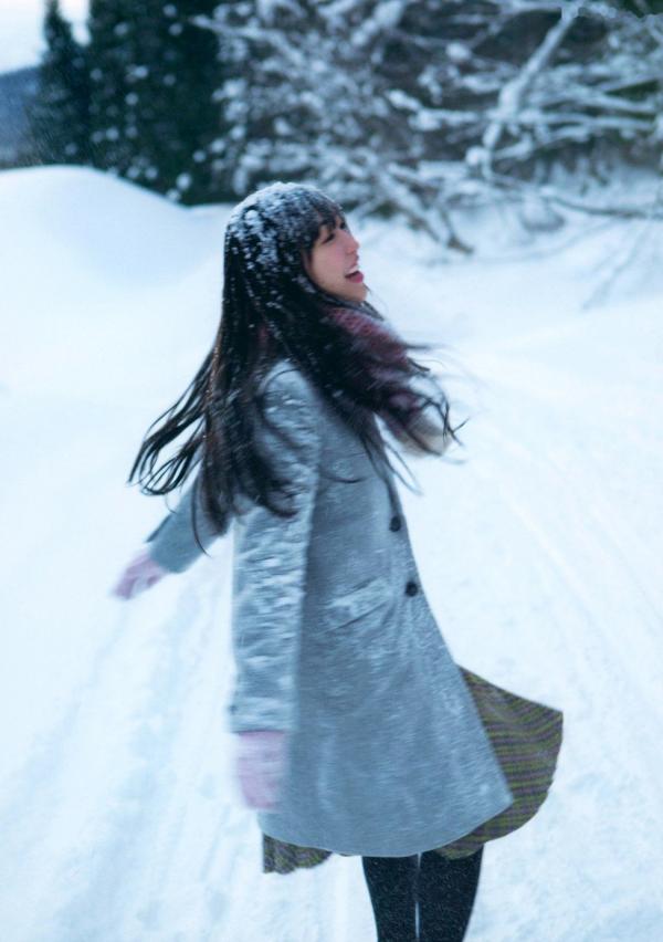 譜久村聖 谱久村圣  早安少女组谱久村圣《二十岁》写真集：海边车站漫步与私房居家慵懒时光，尽显清纯气质与性感诱惑第80张图片