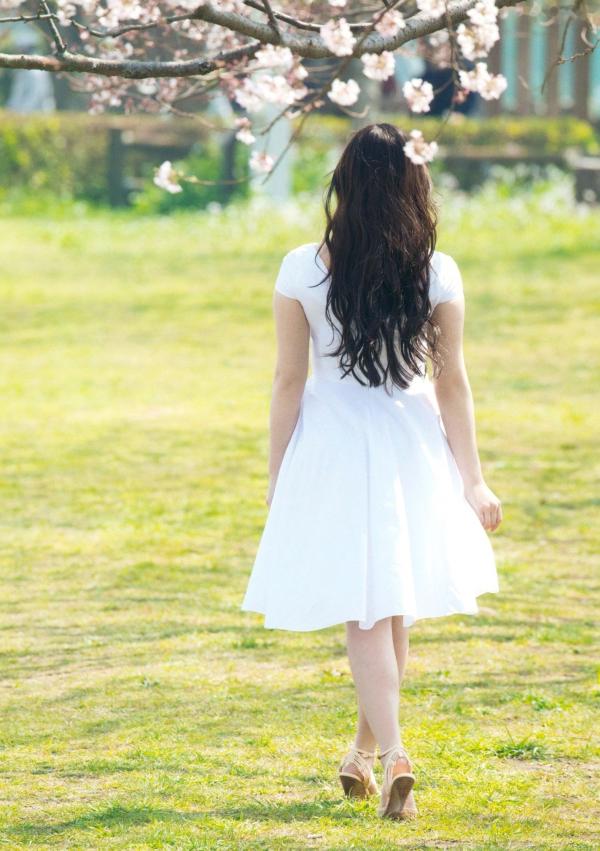 譜久村聖 谱久村圣  早安少女组谱久村圣《二十岁》写真集：海边车站漫步与私房居家慵懒时光，尽显清纯气质与性感诱惑第97张图片