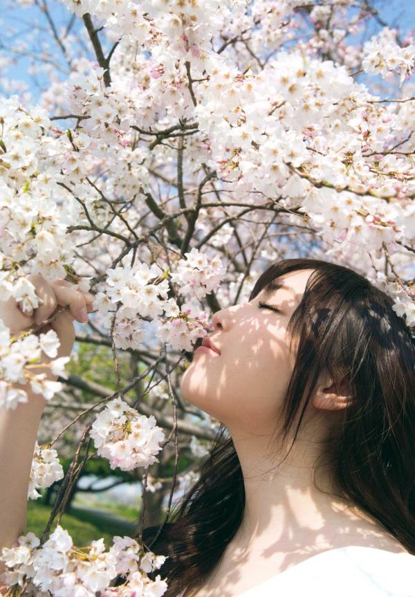 譜久村聖 谱久村圣  早安少女组谱久村圣《二十岁》写真集：海边车站漫步与私房居家慵懒时光，尽显清纯气质与性感诱惑第99张图片
