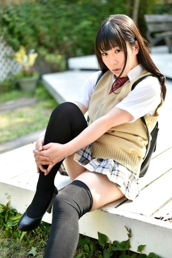 雨宮留菜 雨宫留菜  PB写真集_雨宮留菜《女子校生 萌える絶対領域》——清纯校服制服诱惑与性感比基尼私房写真，童颜巨乳尽显绝美诱惑第2张图片