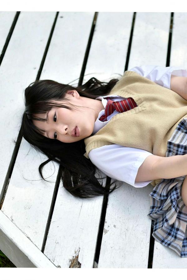 雨宮留菜 雨宫留菜  PB写真集_雨宮留菜《女子校生 萌える絶対領域》——清纯校服制服诱惑与性感比基尼私房写真，童颜巨乳尽显绝美诱惑第21张图片