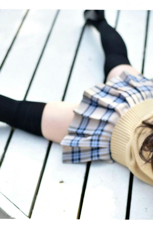 雨宮留菜 雨宫留菜  PB写真集_雨宮留菜《女子校生 萌える絶対領域》——清纯校服制服诱惑与性感比基尼私房写真，童颜巨乳尽显绝美诱惑第43张图片