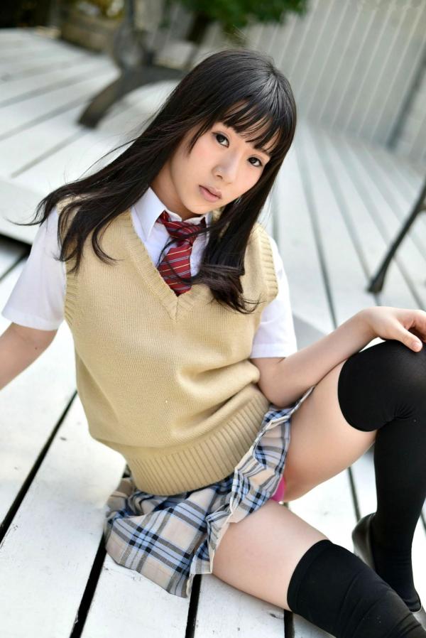 雨宮留菜 雨宫留菜  PB写真集_雨宮留菜《女子校生 萌える絶対領域》——清纯校服制服诱惑与性感比基尼私房写真，童颜巨乳尽显绝美诱惑第55张图片