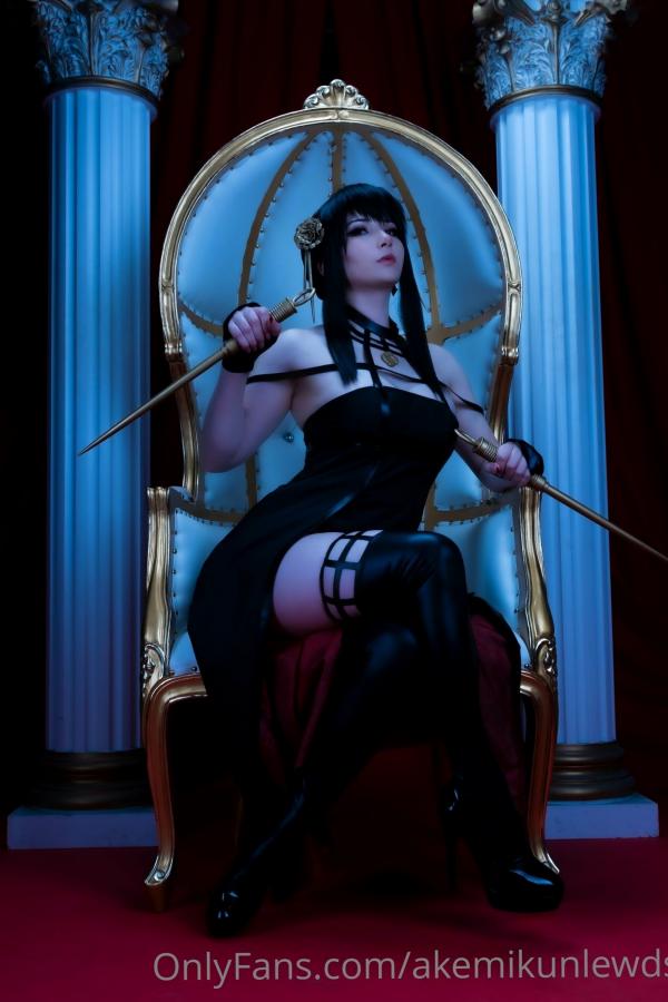 香月明美 Akemi  Akemi明美-约尔福杰(Yor) COSPLAY，极致性感荆棘公主角色扮演，冷艳诱惑风格大尺度写真第4张图片