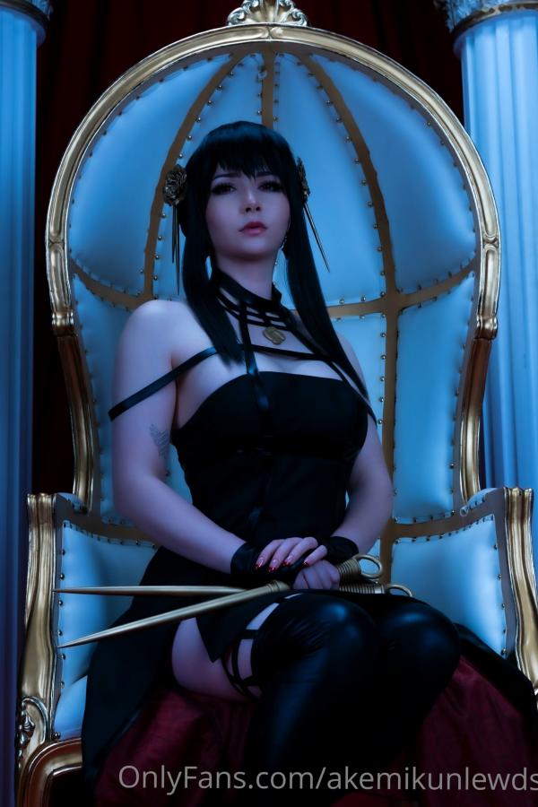 香月明美 Akemi  Akemi明美-约尔福杰(Yor) COSPLAY，极致性感荆棘公主角色扮演，冷艳诱惑风格大尺度写真第5张图片