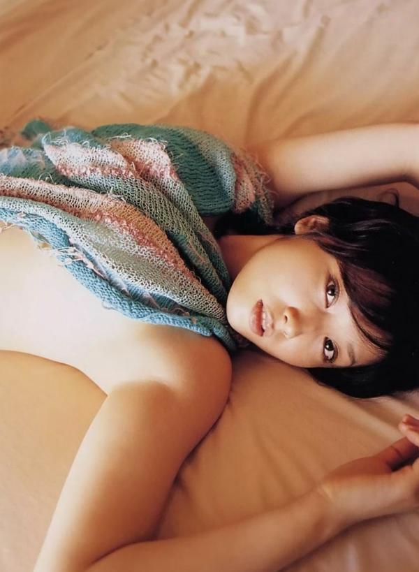 三津谷葉子 三津谷叶子  PB写真集_三津谷叶子《On The Way》[90P]_魅力户外比基尼与慵懒室内私房写真，极致诱惑身材特写第24张图片